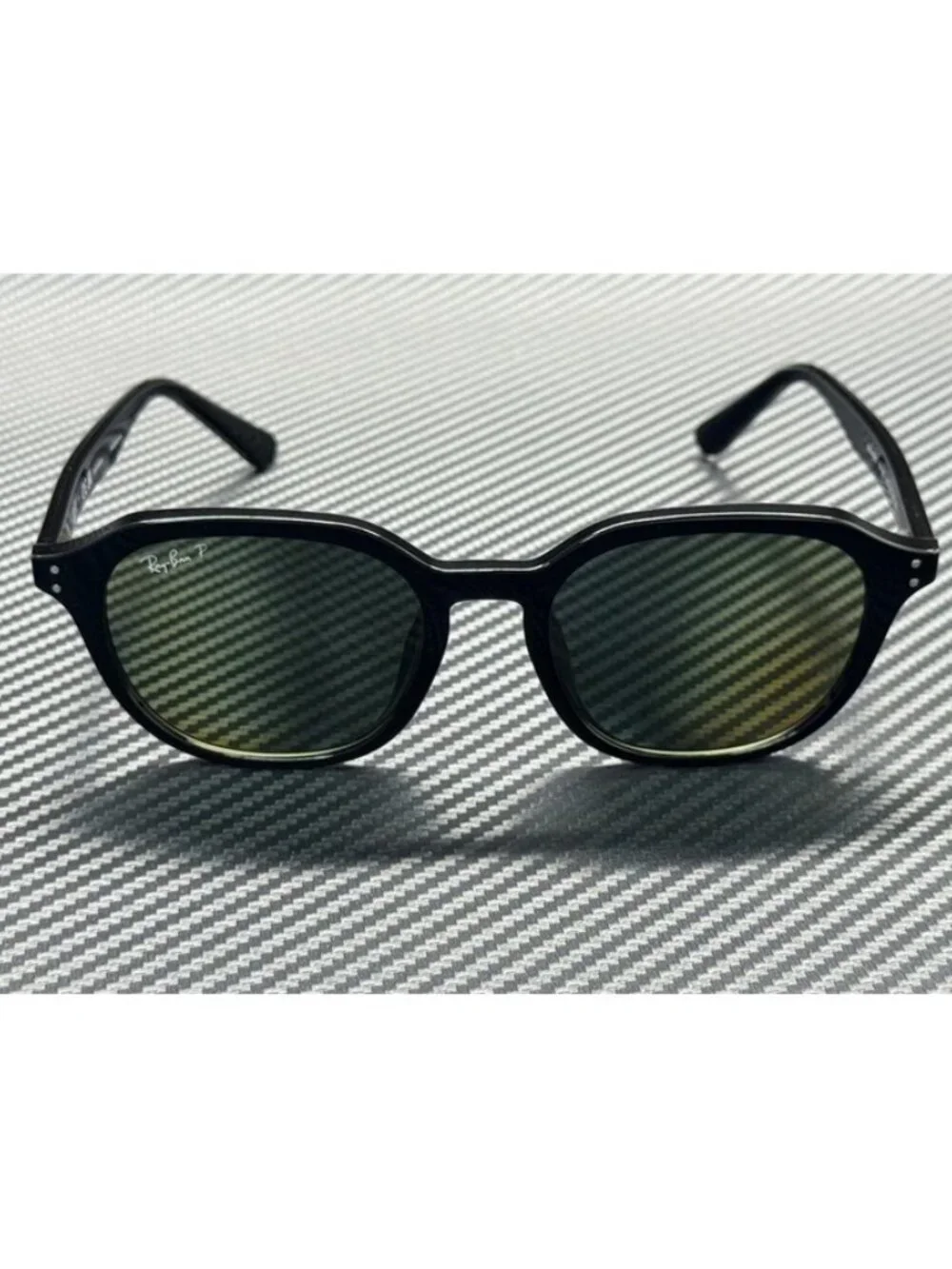 Ray-Ban new tags